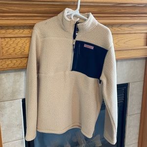 Vineyard vines men’s Sherpa/fleece pullover coat.  Medium.